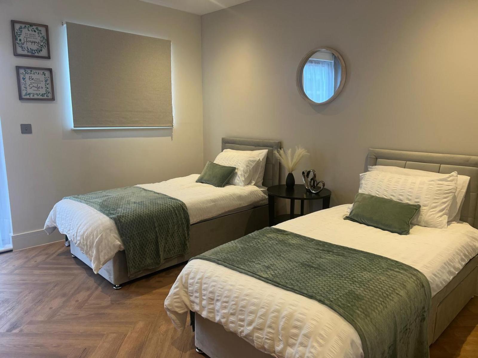 New 2 Bedroom Apartment Rickmansworth Town Centre Екстер'єр фото